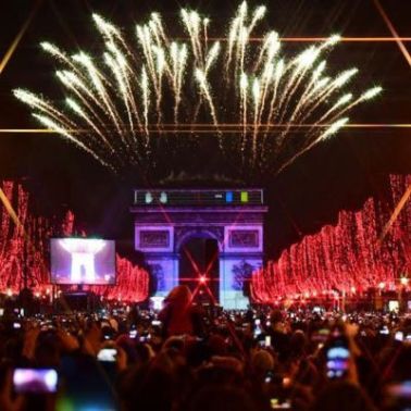 Rendez vous au Pavillon Champs Elysées pour un nouvel an incroyable - image0 (2)