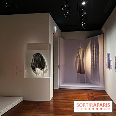Transparences, la nouvelle exposition mode du Musée Yves Saint Laurent