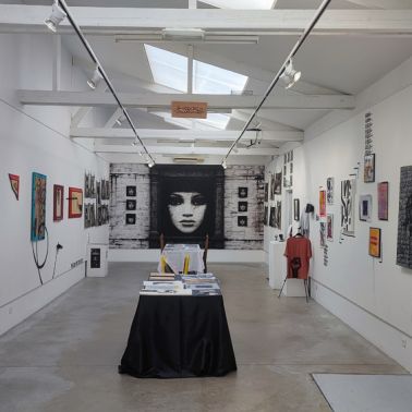 EXPO MANI IN ALTO - MANI IN ALTO: Nello Petrucci, Softwix et Steso Primo à la GALERIE AMARRAGE, au CŒUR DES PUCES DE SAINT OUEN   1032009