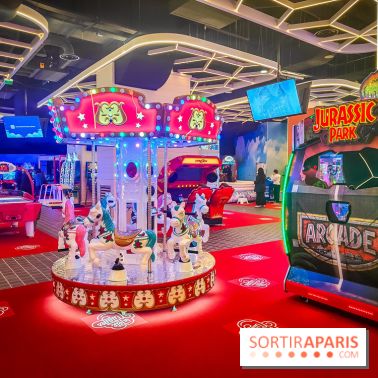 La Tête dans les Nuages - la Défense - Carrousel