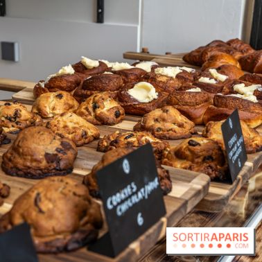 Inform Café, le coffee shop brunch  sur fond de monument historique au Citéco -  cookie - viennoiseries - gâteau