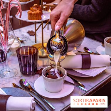 Le sublime tea time de Noël du Lutetia 2024 par Nicolas Guercio - les photos  -  Chocolat chaud à la cardamome verte en boule de Noël