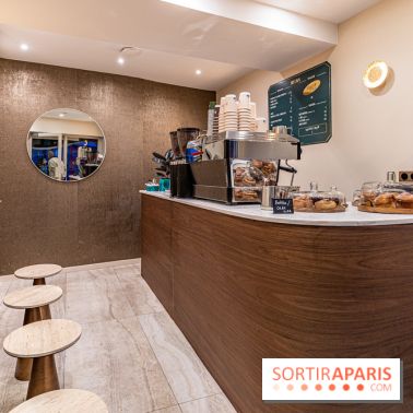 Brown Coffee shop -  A7C0139