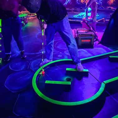 Ocean 12, le mini-golf indoor pour toute la famille à Bercy Village