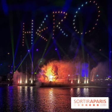 Disneyland Paris : Disney Cascade of Lights, le spectacle nocturne sur Adventure Bay - IMG 4923