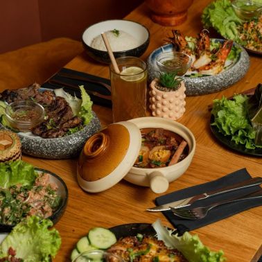 SEP LAÏ à Paris : aperçu des spécialités laotiennes proposées à la carte - 🎶 Pour un dîner avec toi, je ferais nimporte quoi 🎶Appelez vos amis et séduisez les pour ve