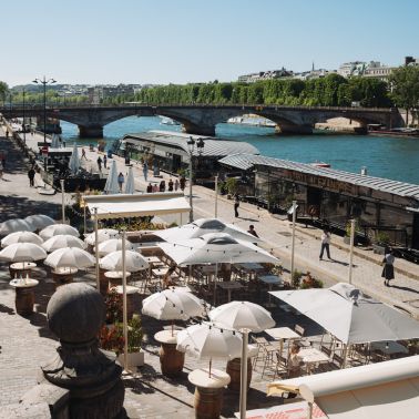 Chez Alex : terrasse d’apéro au bord de Seine face à la Tour Eiffel