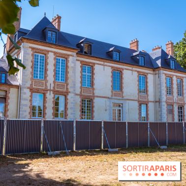 Le château de Plaisir dans les Yvelines se transforme en conservatoire - photos - façade extérieure