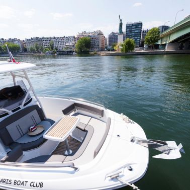 Paris Boat Club : des croisières privées sur la Seine pour découvrir Paris autrement - 1 ParisBoatClub Escale de Beaugrenelle