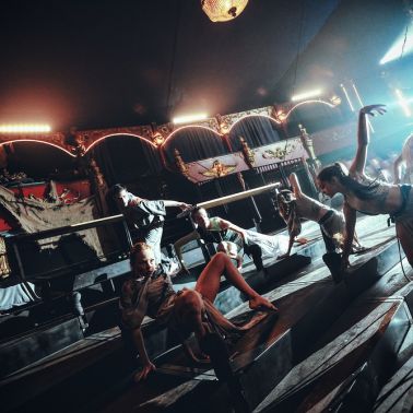 VIBRATION : un spectacle immersif entre danse et cirque au Cirque Théâtre Bormann à Paris
