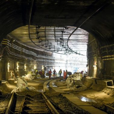 Expo photo gratuite dans la station de métro Invalides