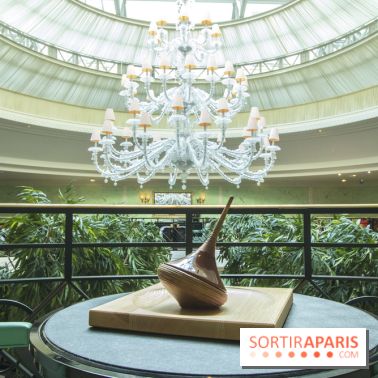 Bûche de Noël toupie du Shangri-La Paris 2017