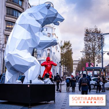 Exposition de Richard Orlinski avec Georges V et sur les Champs-Elysées