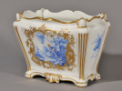 exposition Chateau de Versailles, exposition Manufacture de Sèvres, exposition porcelaine Dodin, exposition Dodin Chateau de Versailles, Chateau de Versailles porcelaine exposition | Charles-Nicolas Dodin Cuvette « tombeau » à fond blanc, peinte en camaïeu bleu 1754, porcelaine tendre Collection particulière© EPV/J.M.Manaï