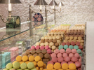 Macaron only dans la nouvelle boutique Ladurée