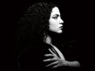 Emel Mathlouthi en concert à La Gaîté Lyrique de Paris