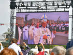 En images : la messe géante sur les Champs-Elysées du Pape Léon XIV