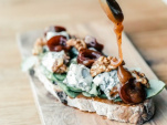 Tartine au fromage bleu et au C.B.S. signé Ellen Raun chez Fringe
