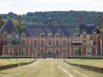 Ce château des Yvelines accueille un spectacle de drones, lampions et un grand feu d'artifice fin mai