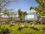 L'Hôtel Paradiso dévoile son rooftop avec cinéma en plein air !