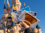 Disneyland Paris : poches, sacs... Découvrez les accessoires upcyclés aux couleurs du Château
