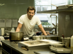 À vif ! : Bradley Cooper en quête de rédemption culinaire sur Prime Video
