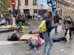 Paris : des manifestants d'Extinction Rebellion protestent devant le ministère de l'Écologie