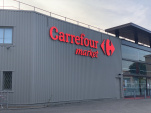 Carrefour promet d'embaucher 15 000 jeunes en 2021 