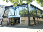 Le marché couvert Saint-Quentin, la grande halle cachée entre deux gares à Paris