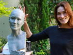 Carla Bruni entre au Musée Grévin