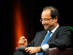 François Hollande en dédicace à la Fnac de Cergy-Pontoise