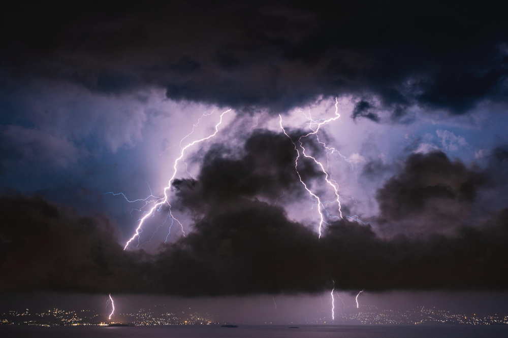 Meteo: Parigi in allerta gialla per la minaccia di temporali questo mercoledì