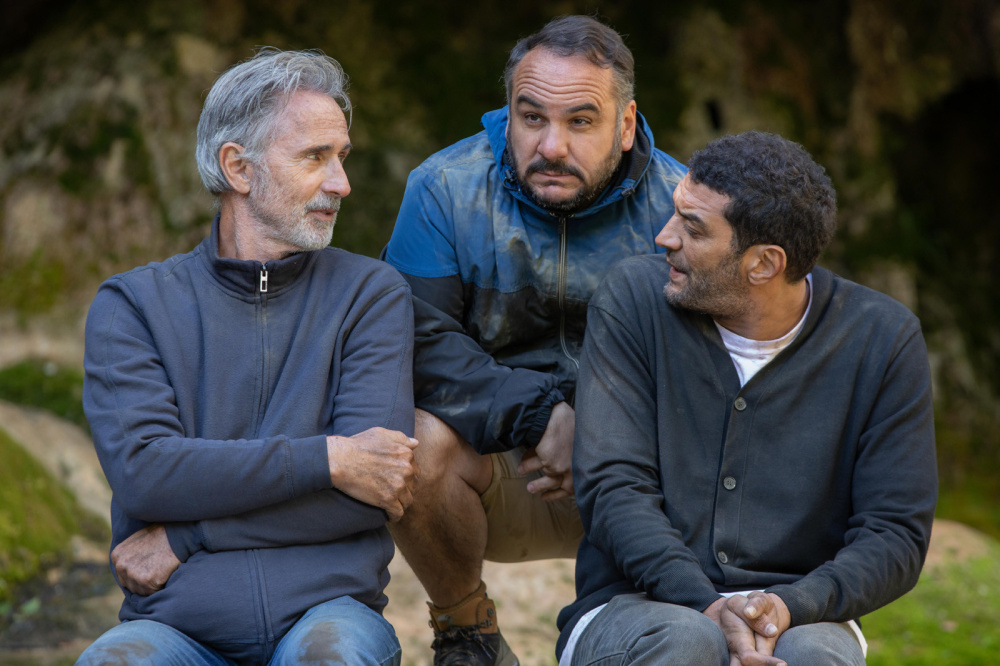 Hommes Au Bord De La Crise De Nerfs Télérama