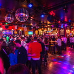 Un super lieu de fête : un pub, une discothèque et speakeasy-bar caché dans une chapelle souterraine