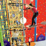 Skywalls, le parc d'accrobranche et escalade indoor à Saint-Mard (77)