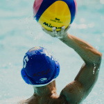 Un match de water-polo entre les Etats-Unis et la France au Centre Aquatique Olympique, avant les JO