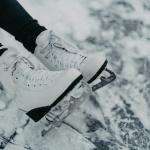 Noël 2025 à Orsay : un village d'hiver festif avec patinoire, chalet et décoration