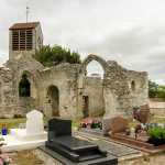 Ce cimetière francilien abrite les vestiges d'une des plus anciennes églises du Vexin