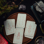 Tarot, performances nocturnes et poèmes à huis clos : Le Bordel de la Poésie 2026 revient à Paris