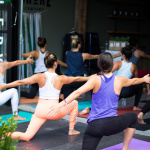 Octobre Rose 2022 : des cours de yoga géants et ateliers gratuits à Paris contre le cancer du sein