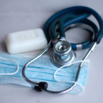 Coronavirus : Edouard Philippe annonce une prime de 500 euros pour les soignants