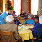 [Télé] Maison de Retraite, la comédie avec Kev Adams à la télé ce soir 