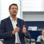 Présidentielle 2022 : Yannick Jadot remporte la primaire des écologistes 