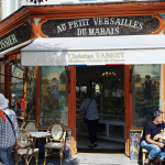Au Petit Versailles du Marais, l'une des plus anciennes pâtisseries de Paris au décor 18e siècle