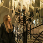 Coutures : dans les coulisses de la mode et de la vie avec Angelina Jolie - notre avis