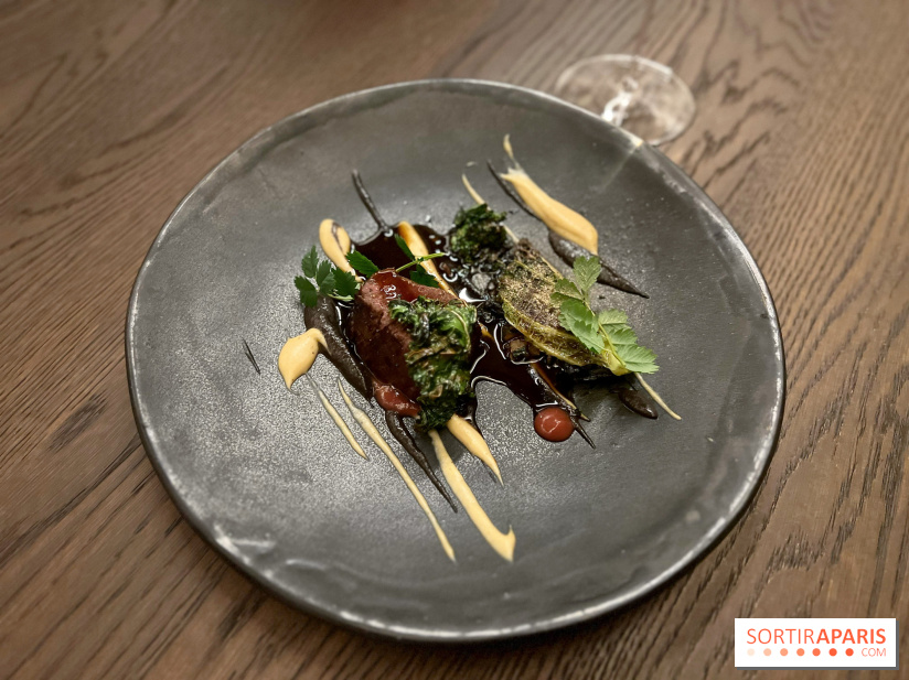 Nhome - Cerf et champignons