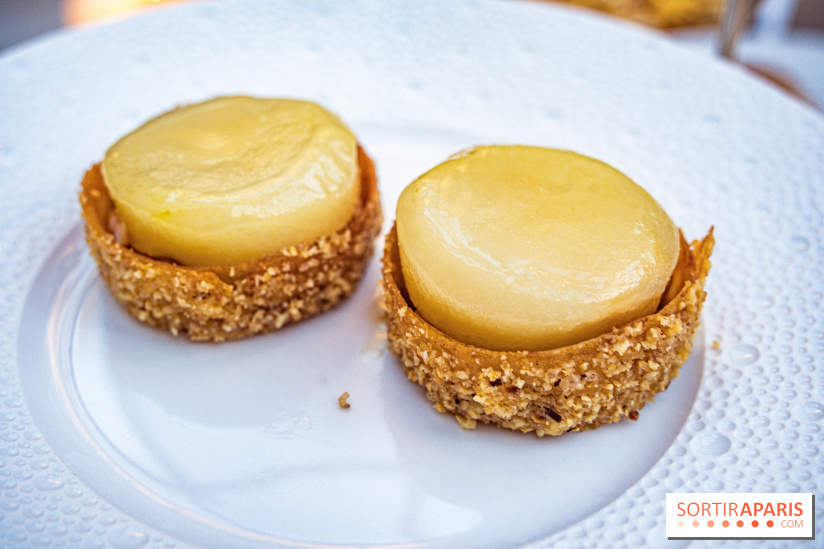 Le tea Time du Joy à l'Hôtel Fouquet's Paris par Anthony Coquereau - pâtisserie poire noisette