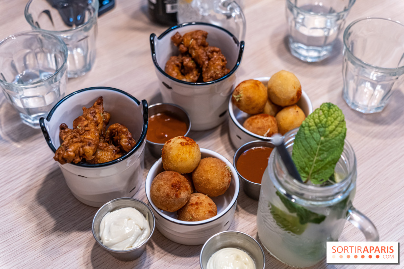 Jòia Bun - restaurant de burgers - Hélène Darroze - croquetas fourrées aux macaronis au fromage - poulet frit