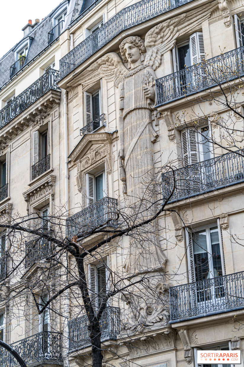 La plus grande cariatide de Paris