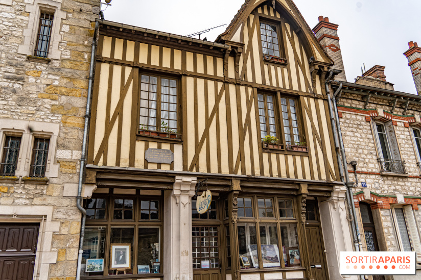 Moret-sur-Loing - citée médiévale - plus beaux détours de France